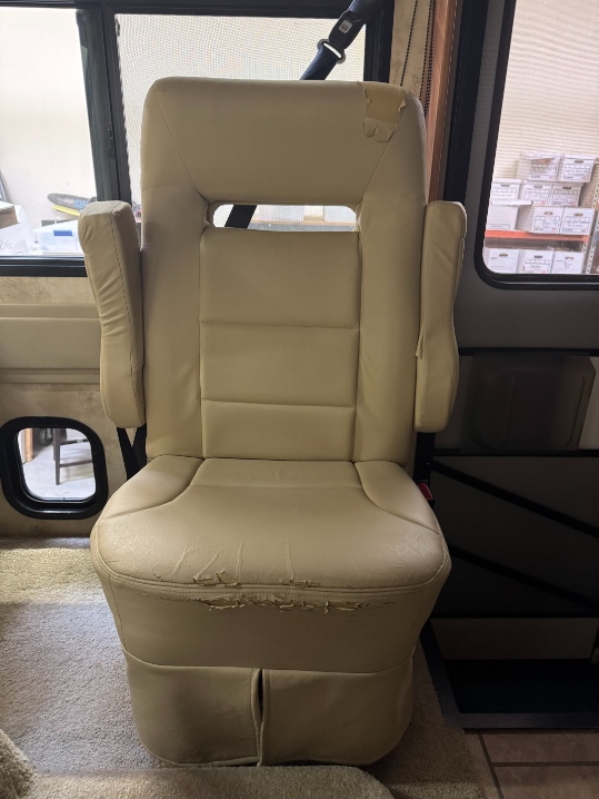 tiffin allego seats